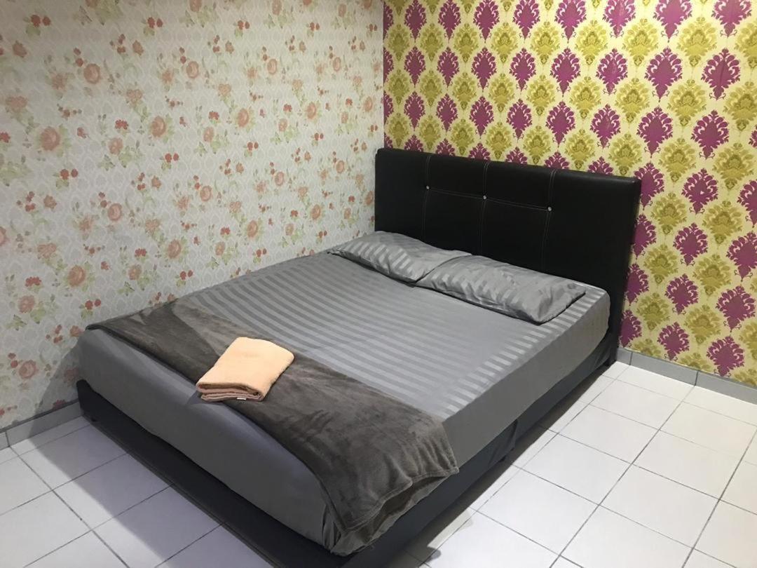 No 96 Nazirin Homestay Lumut Exterior photo