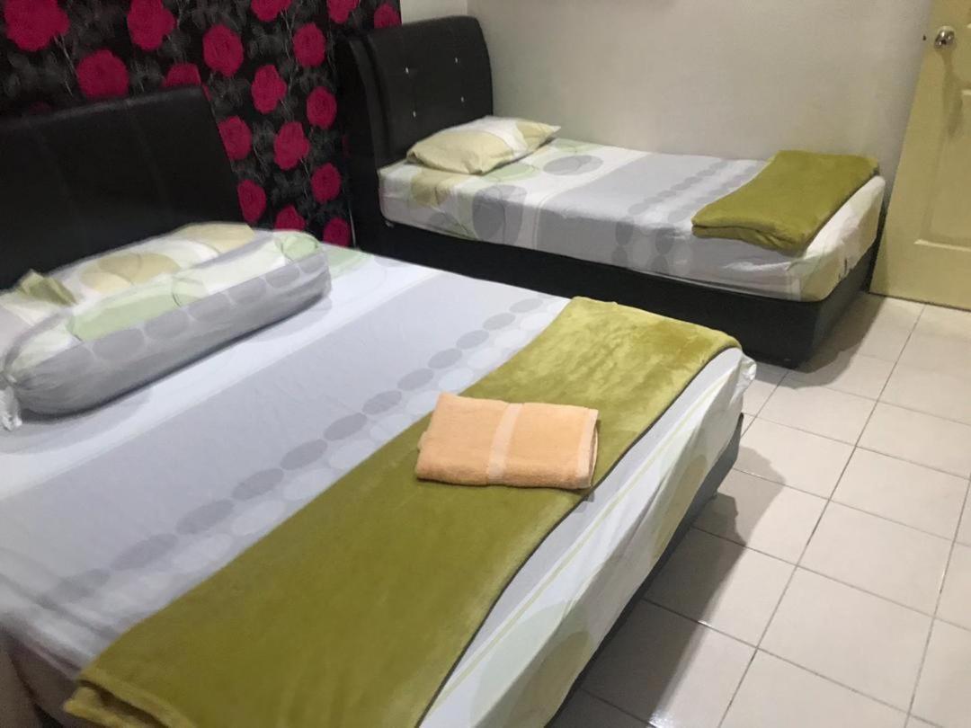 No 96 Nazirin Homestay Lumut Exterior photo